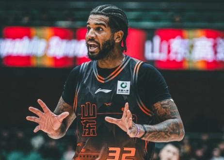 大发神威，山东外援克里斯20中15爆砍42分13板5助2断1帽