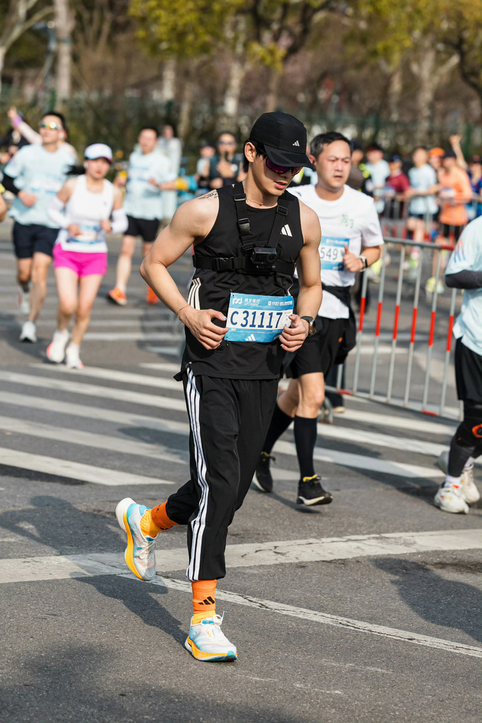星空体育官网下载-姚琛完成人生首个半马，上海赛场见证突破|马拉松|线下活动|半程马拉松|半程|彩虹_新浪体育_新浪新闻
